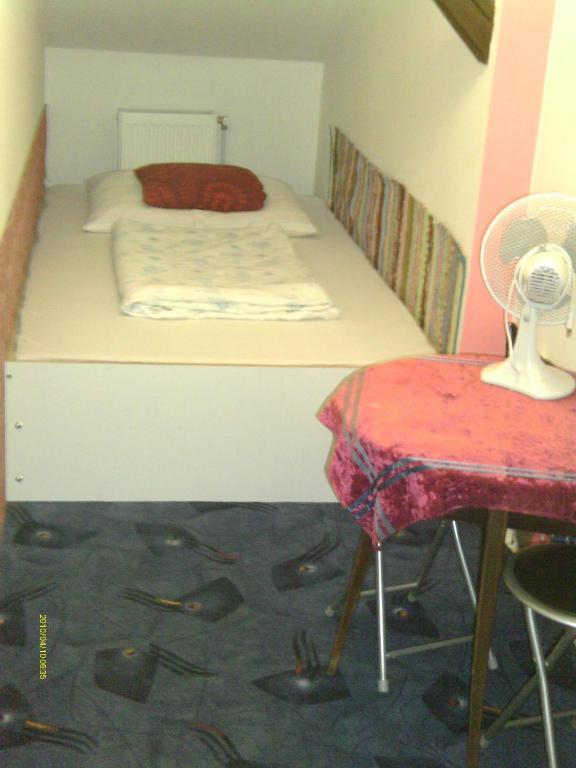 Ifi Hostel Pécs Chambre photo